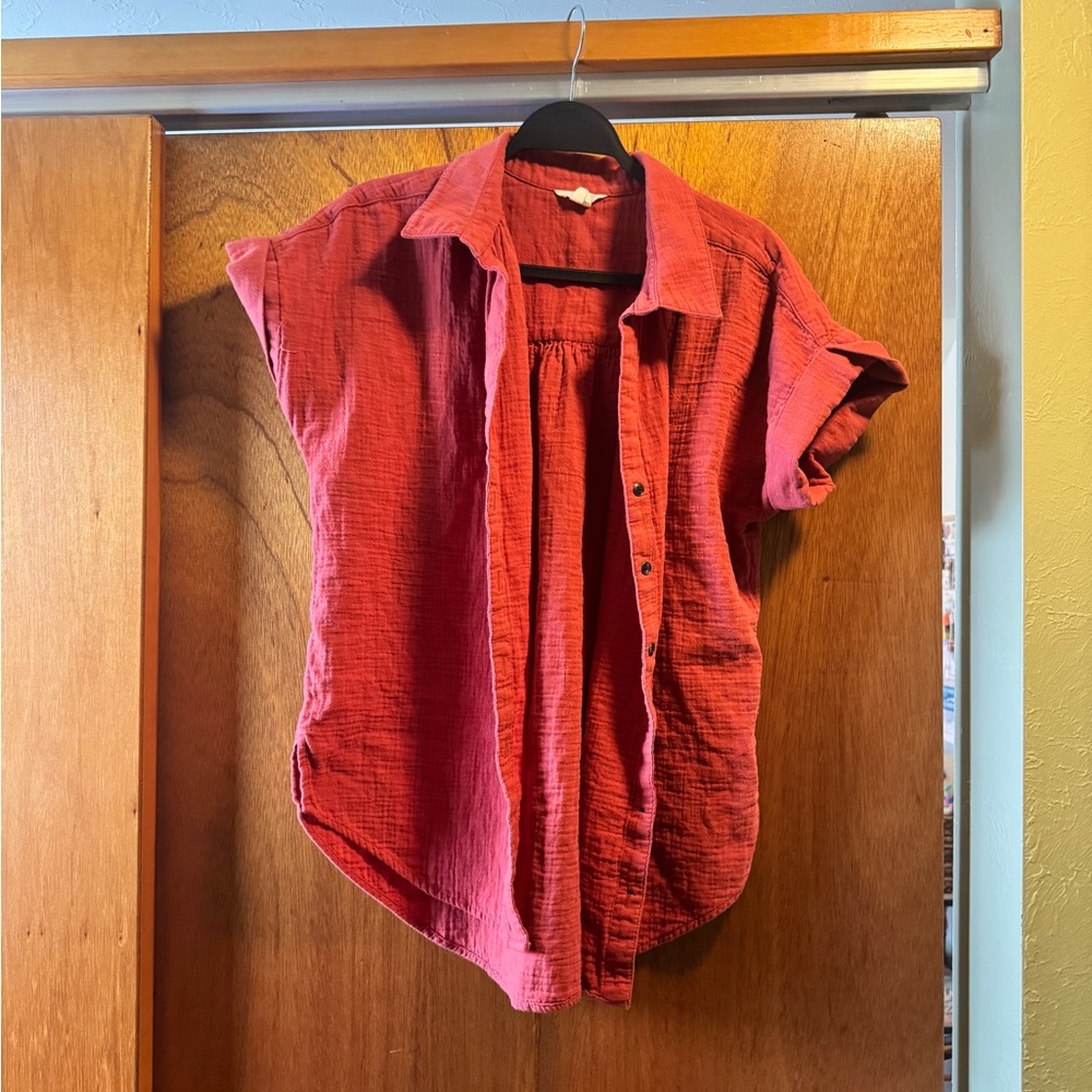 Caslon button down